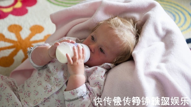 刷牙|娃睡前一小时,家长做到“4坚持3避免”,让孩子聪明自信长更高