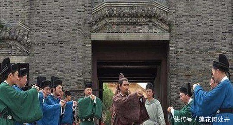 司马光骂他奸臣,百姓赞他是圣人历经十一帝不倒的丞相!