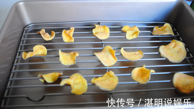 想吃红薯片不用买,教你简单做法,烤一烤就能吃,想吃多少烤多少