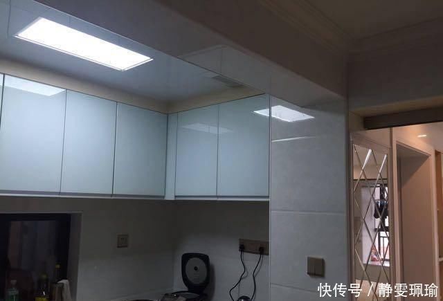 很实用|61平的小户型，老公在客厅打了好多柜子，入住后才知道很实用