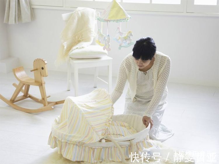 小宝宝|新生儿采用什么样睡姿,对宝宝最好,为什么呢?