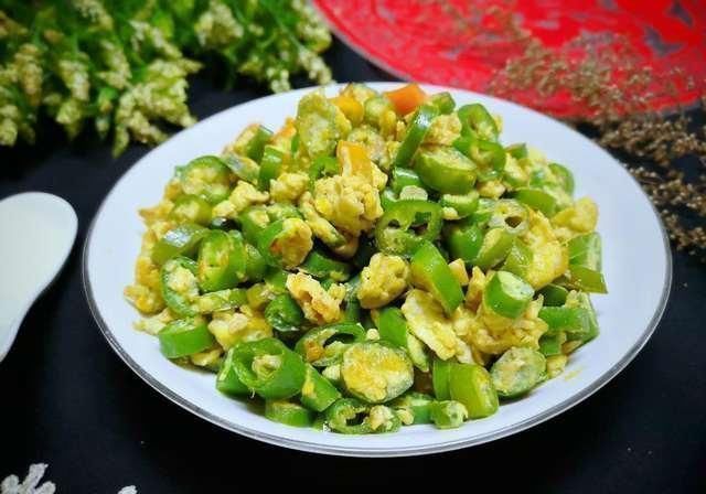 肠胃消化|便秘最怕这菜,一周吃2次,排空黑宿便,口臭没了,大肚腩不见了