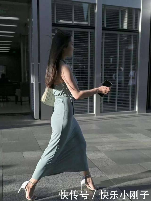 连衣裙|时髦美丽的连衣裙穿搭尽显青春姿态,穿出时尚风采,精致生动