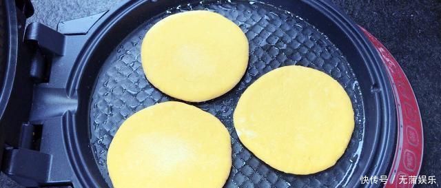 南瓜饼的新做法,好吃又健康,我一顿能吃好几个