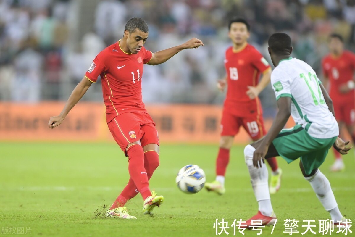 阿曼队|1-0,2-1,4-1,国足优势明显,李铁手握4大归化,第二胜稳了吗