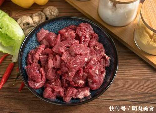  炖牛肉不要着急下锅，牢记3点，牛肉不腥不柴，还能快速软烂