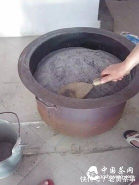 茶叶|【学茶记】凤凰单枞炭焙全过程