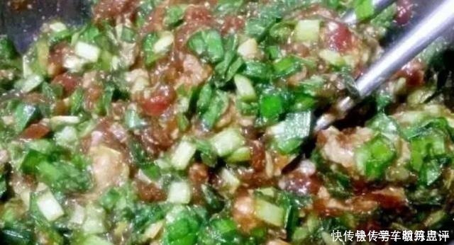 想吃水煎包不用买，自己在家做色香味美，做法简单，全家都爱吃