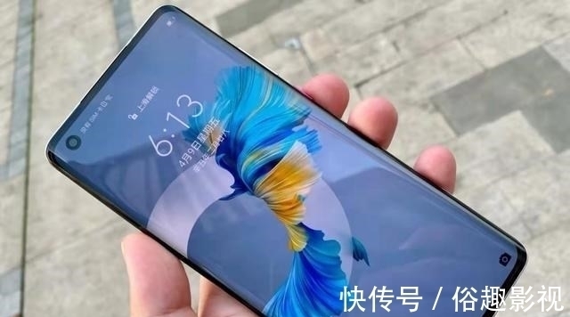 os|买华为还是iPhone？价格+系统多方面对比，网友：这回懂怎么选了