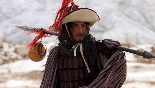 梁山好汉&水浒传中,方腊有一位猛将实力比肩林冲,可惜被梁山好汉围攻致死