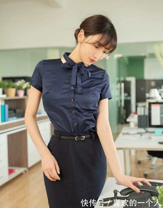 包臀短裙 美女穿衬衫配短裙,端庄中带着潮流感!工作约会两不误!