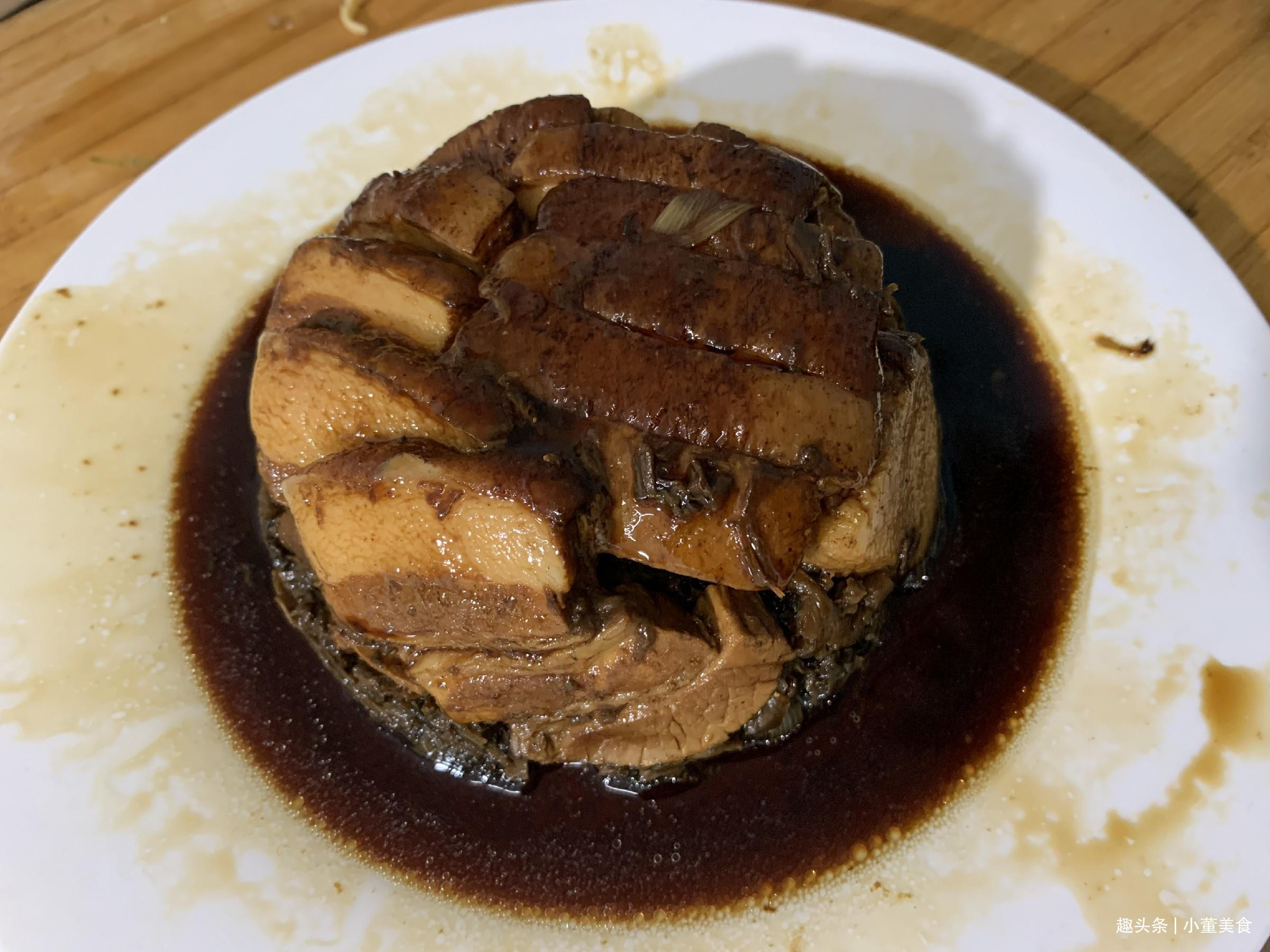 正宗扣肉的家常做法，掌握好技巧其实也不难，肥而不腻，全家爱吃