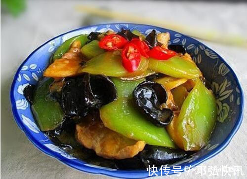 水淀粉|美食推荐酸辣鸡杂，大葱炒猪头肉，莴笋木耳肉片，鱼香千叶豆腐