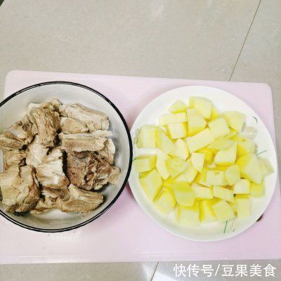 土豆排骨|#巨下饭的家常菜#酱香土豆炖排骨