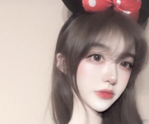 秃头 这3种发型女生自认为很好看,实际上发际线上移,变成秃头小宝贝