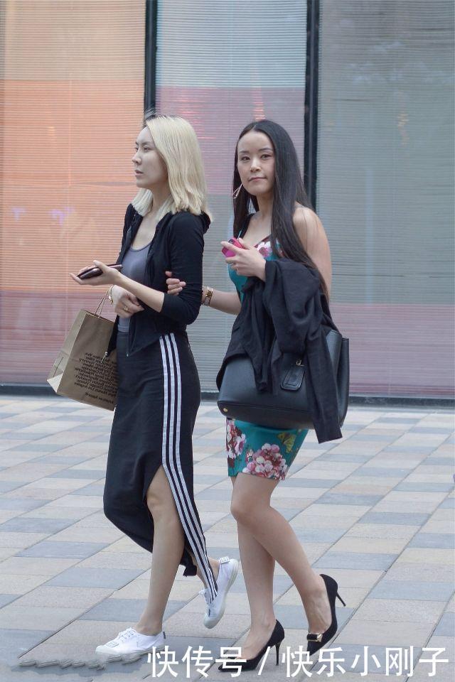 橘色|橘色修身短袖,搭配白色半裙热裤,精美时尚又显得十分的优雅大气