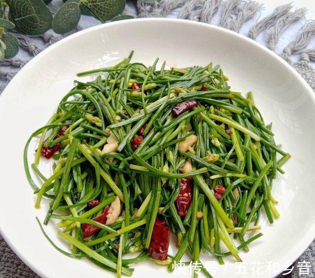 鲜美|炝炒韭菜苔，味道鲜美，可口下饭！
