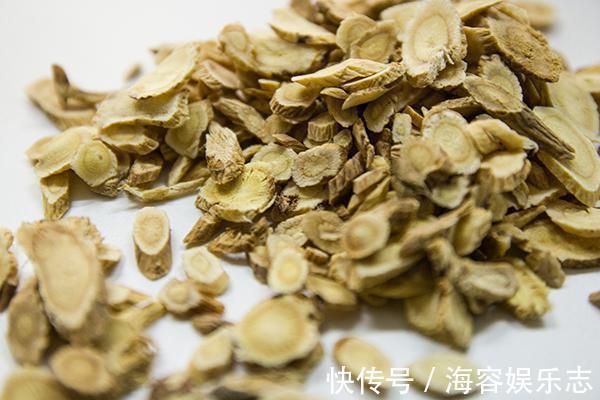 湿热|一对50岁的中年夫妻,每天都喝黄芪泡水,最后俩人得到了什么