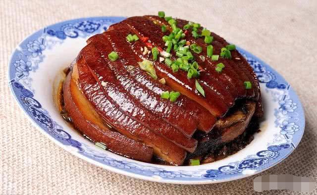 过年扣肉不用买了，学会这么做，全家人都夸好，春节宴客倍有面