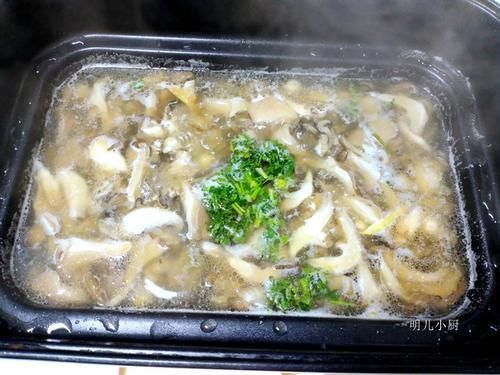 它是“海中牛奶”，现在最肥美，补钙补锌防感冒，一个冬天不生病