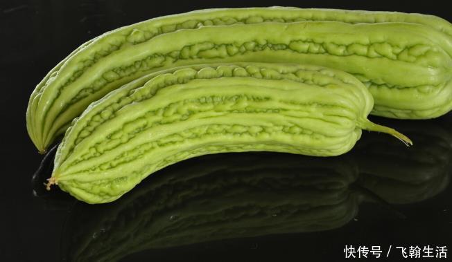 苦杏仁|适当吃苦味有益于身体健康,但3种“苦味”食物很危险,要谨记了