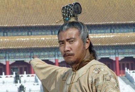 朱元璋|朱元璋巡夜,有士兵见他立刻拔刀相向,他不但没杀反而重金奖赏