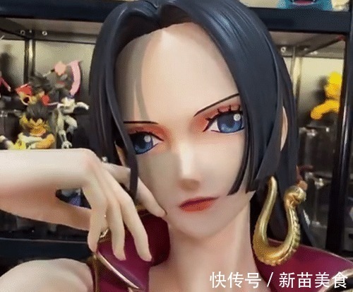 动漫|价值一年工资的女帝手办长啥样喝一年西北风,也值了