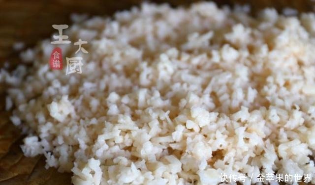 蒸莲藕鸡胸肉丸子这样做,超入味,一口一个,还不用担心长肉