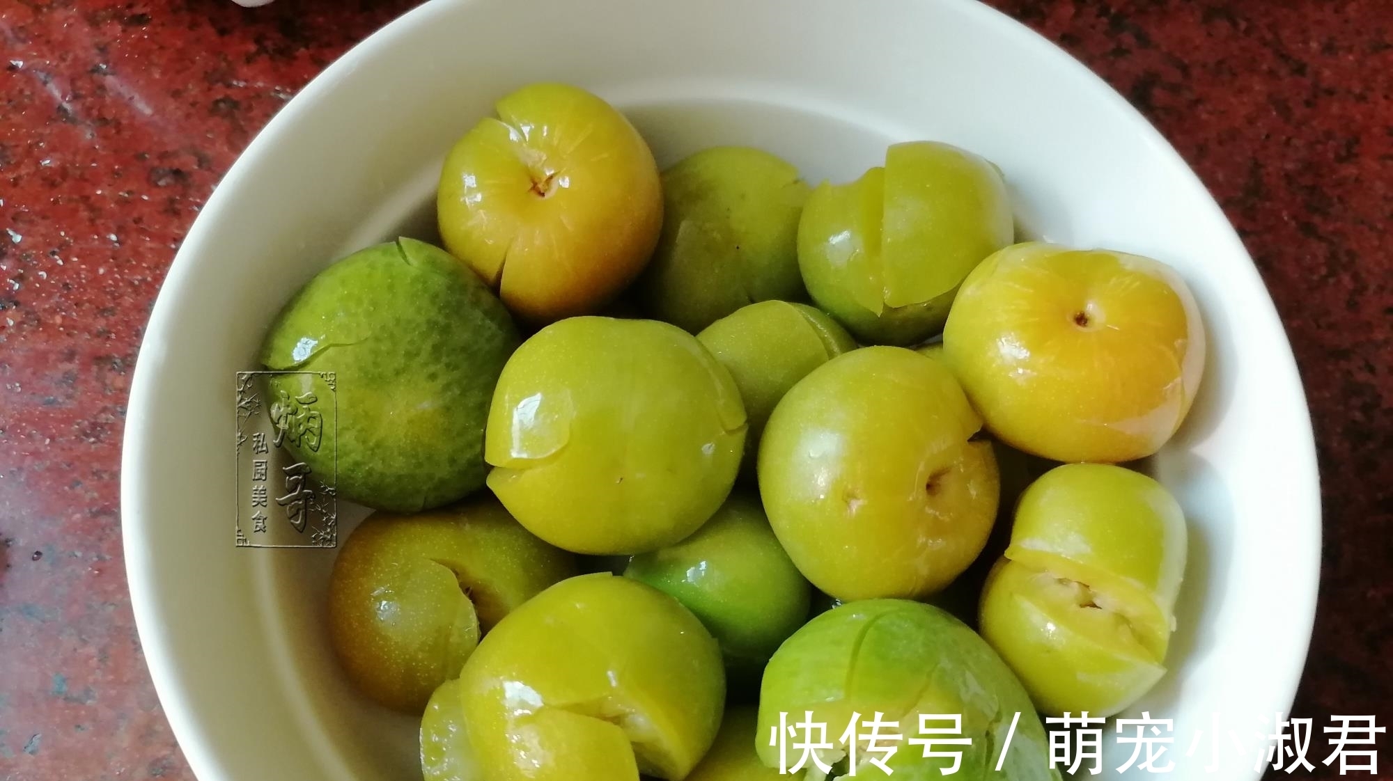 秋天，这水果见了我就买，剁点生姜拌一拌，看着就口水横流！