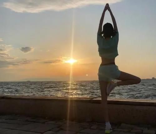 食物|有胃炎可以吃虾吗?提示:想要远离胃病,建议少碰这3种伤胃食物