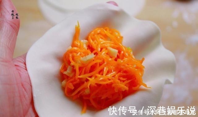 南瓜丝|懒人小笼包，比蟹黄包还好吃，鲜香多汁，不发面不揉面，出锅必光