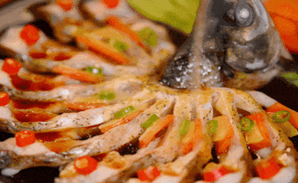 炖鱼汤总有一股土腥味？只需这一招，腥味轻松去除！