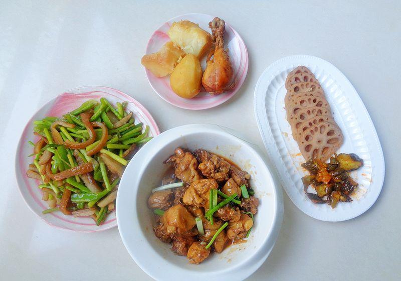 看我家周末午餐吃的啥?照烧鸡配卤藕,美味又好吃