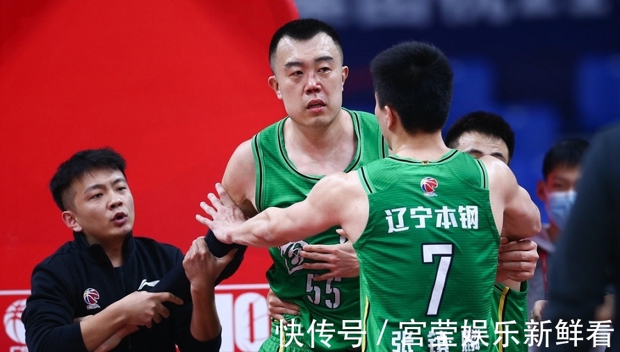 辽宁队|CBA公司还原真相!韩德君挥拳击打威姆斯,应该要站出来道歉吗?