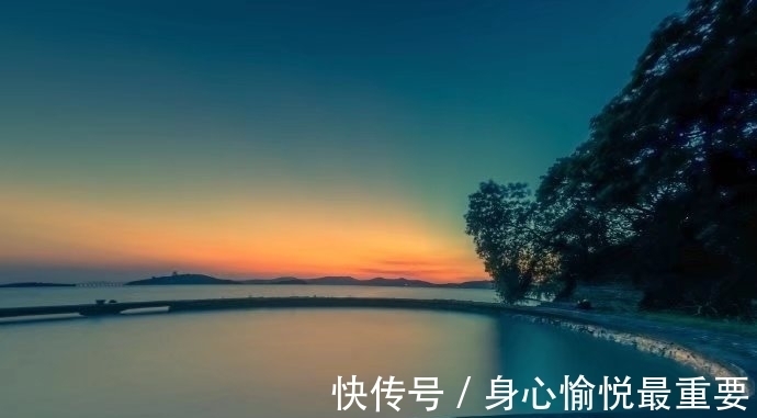 诗句$56个字记录晚霞的变幻，看杨万里如何拿诗句当“快门”，呈现美景