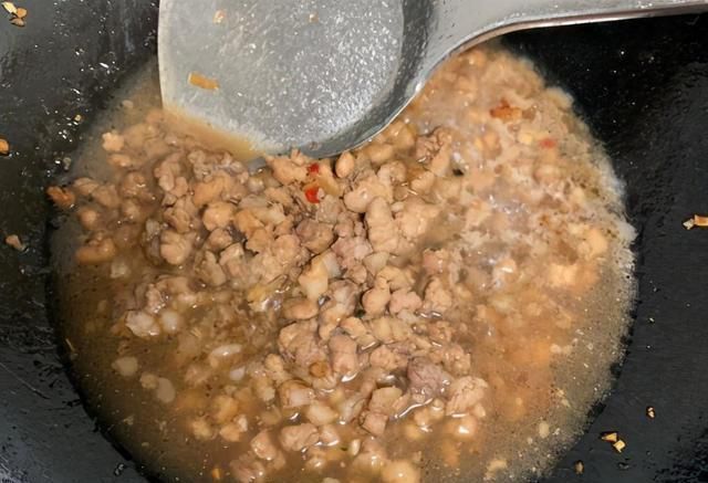 火山土豆泥|晚餐，我家常会这样吃，热量低饱腹感强，简单上锅蒸一蒸香又糯