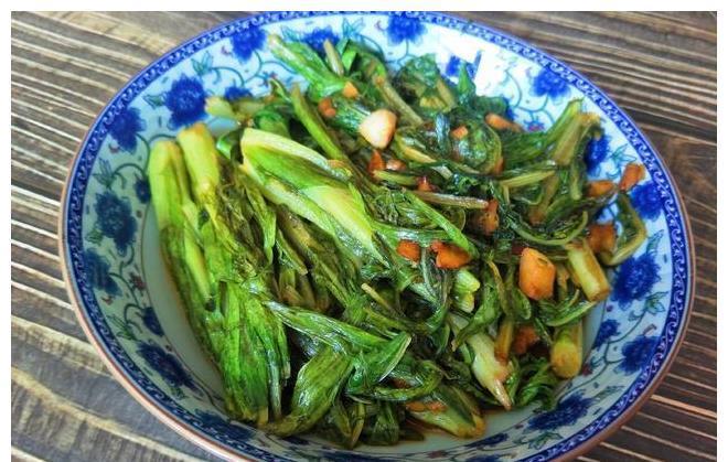 好吃|油麦菜好吃又实惠，教你详细做法，菜叶清脆不发软，入味好吃