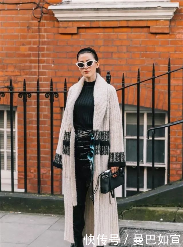 “卫衣”大势已去，今冬开始流行“赫本风”毛衣，简约百搭又高级