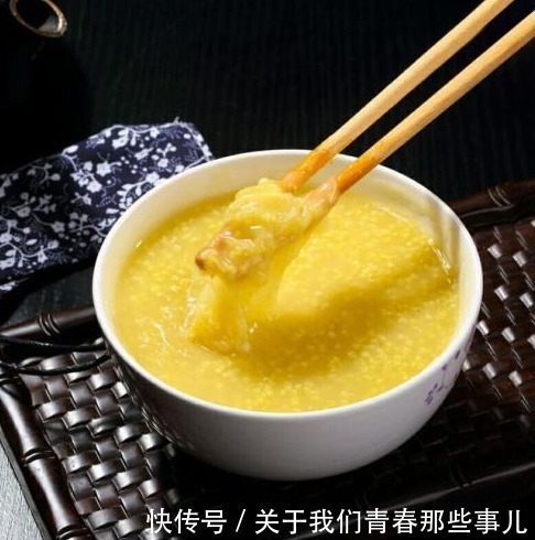 熬小米粥,直接放水煮是大错,做好5关键,香浓黏稠,有厚厚米油