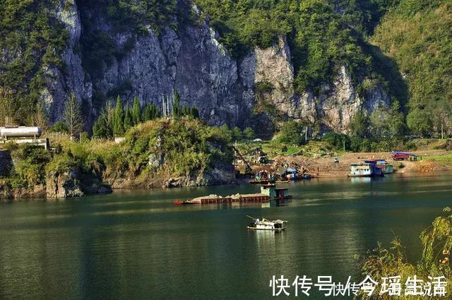 湘西|一脚踏三省市，这个深藏不露的小县，仍保留着最初那份朴素与清净