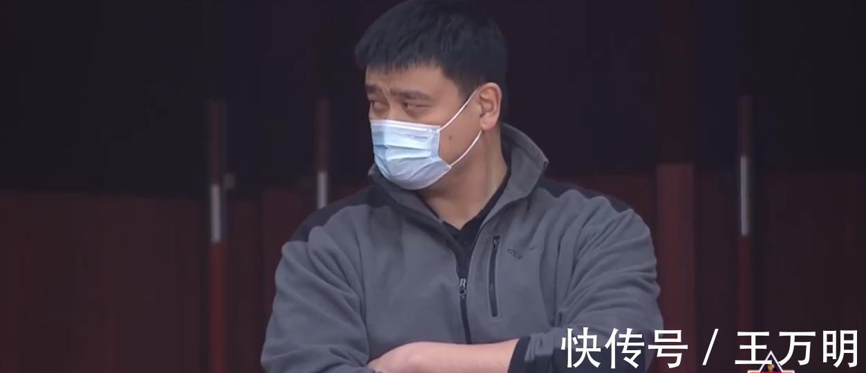 阿联|21分钟砍31分!姚明助阵,阿联爆发,杜锋终于笑了,广东男篮止血