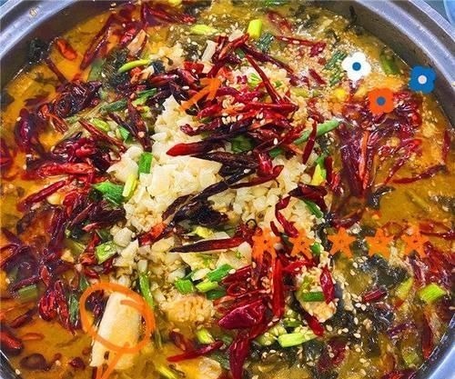 老公请同事来家里吃饭，我下厨做一桌菜，上桌却说我精明过头了