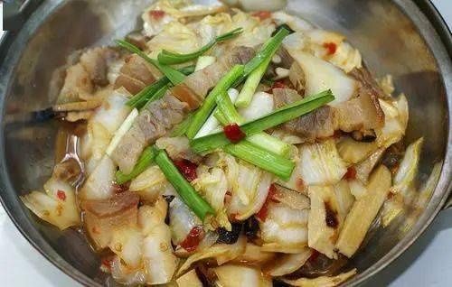 除夕年夜饭，4样“吉祥菜”记得摆上桌，图个好彩头，寓意好