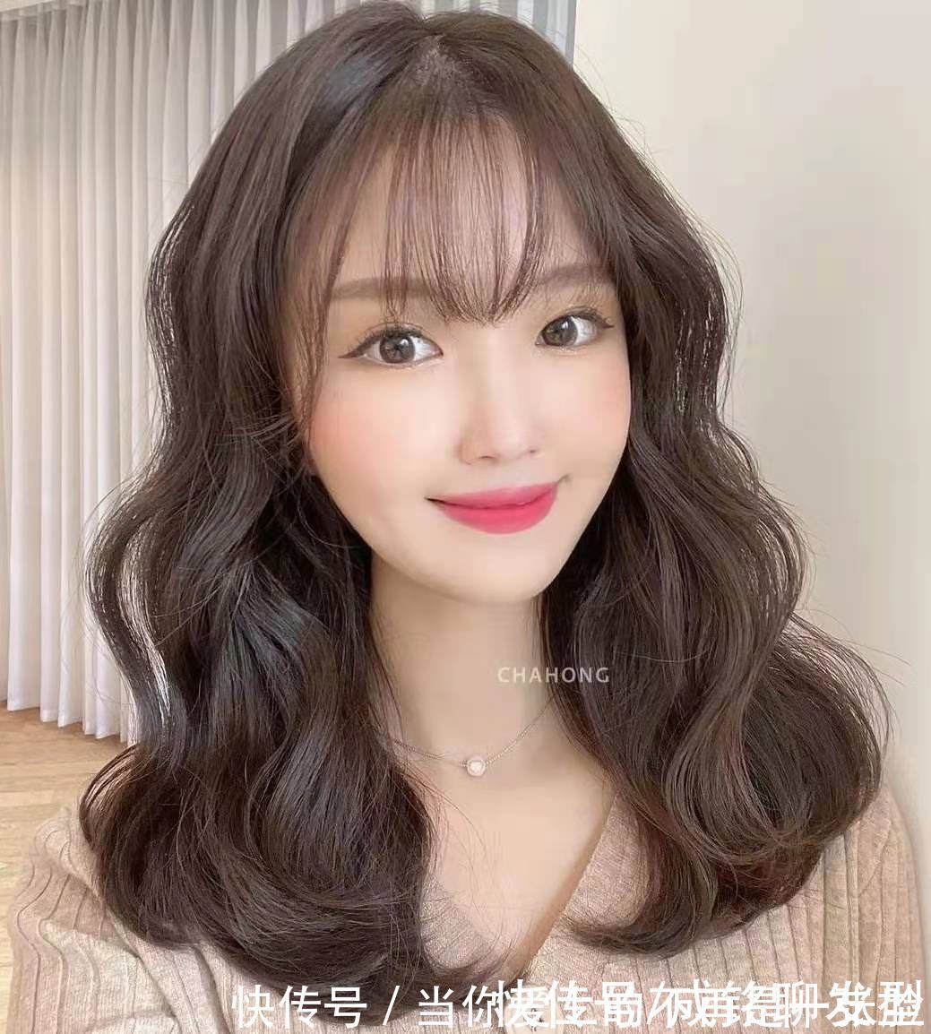 染发|别再傻傻的漂头发了,掉色快又伤发,今年这几种发型发色超火