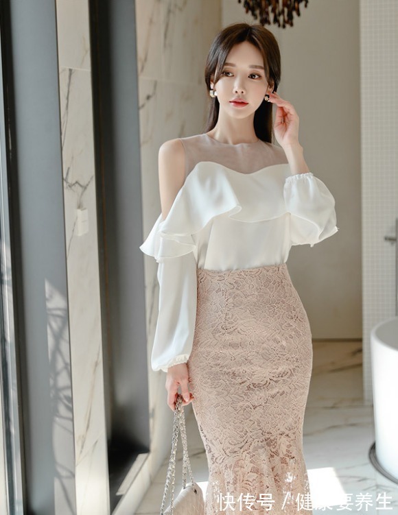 小香风 法式小香风上衣搭配蕾丝鱼尾半身裙,凸显女性时尚优雅的气质!