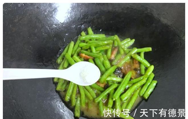 解馋|8月最受欢迎的时令蔬菜，此种做法鲜香下饭，一周吃3次才解馋