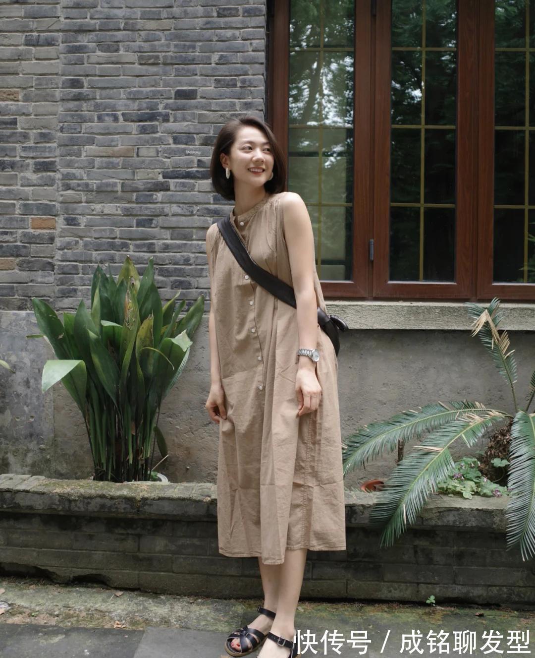 宽松|今夏流行“奶奶风”穿搭,清新随意又百搭的单品,减龄又显气质