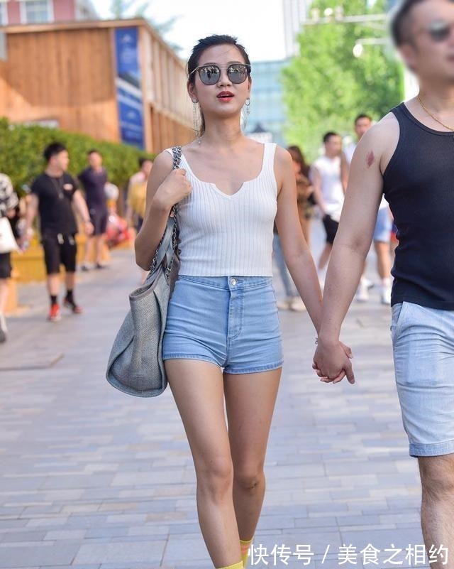 穿搭 光彩夺目的瑜伽裤穿搭尽显随性街头风,百搭耐看又大方,又美又飒!