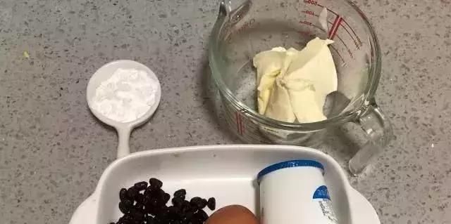 蛋糕这样做，简单又好吃，10分钟超快手，搅一搅，烤熟就能吃