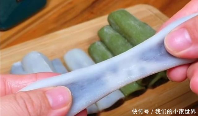 天热没胃口,糯米凉糕做起来,两种口味,软糯香甜好吃不腻